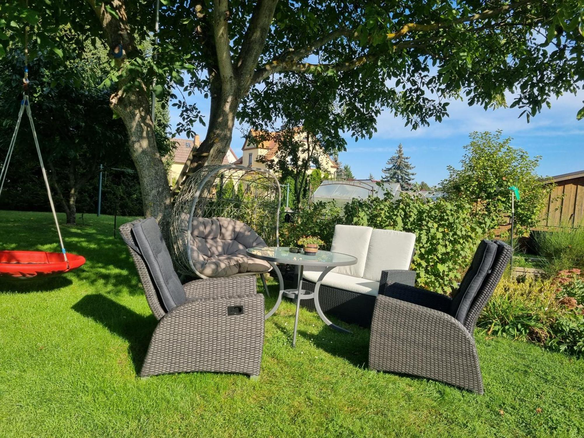 *zur Weinbergstrasse*